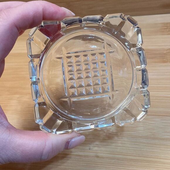 Vintage Ashtray Square Clear Cut Glass Tabletop MCM Cigarette Bar Room Man Cave - Picture 5 of 9